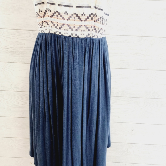 Anthro. Dolan Embroidered Dress - Picture 4 of 7